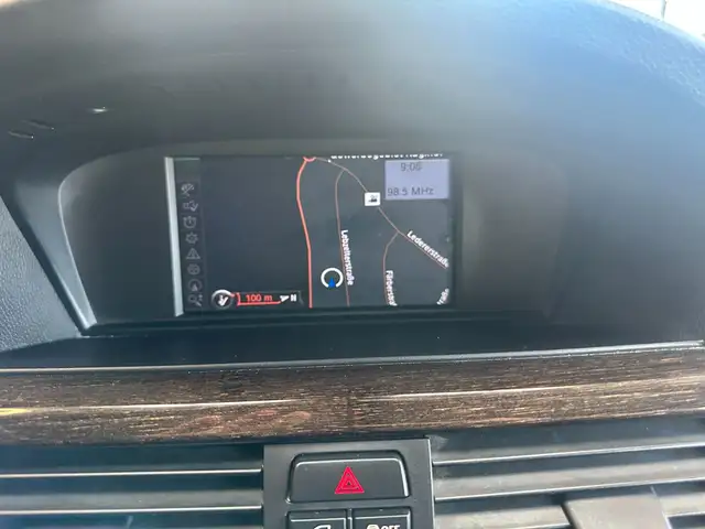 BMW 3 Series view 14