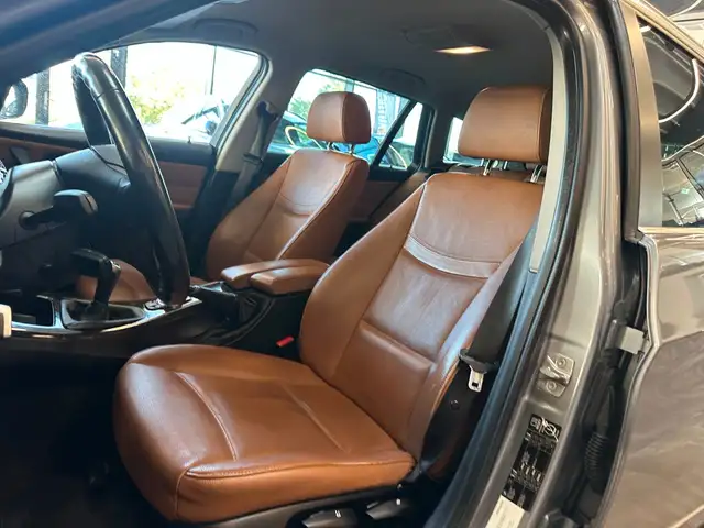 BMW 3 Series view 8
