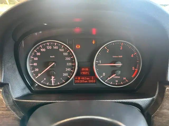 BMW 3 Series view 13
