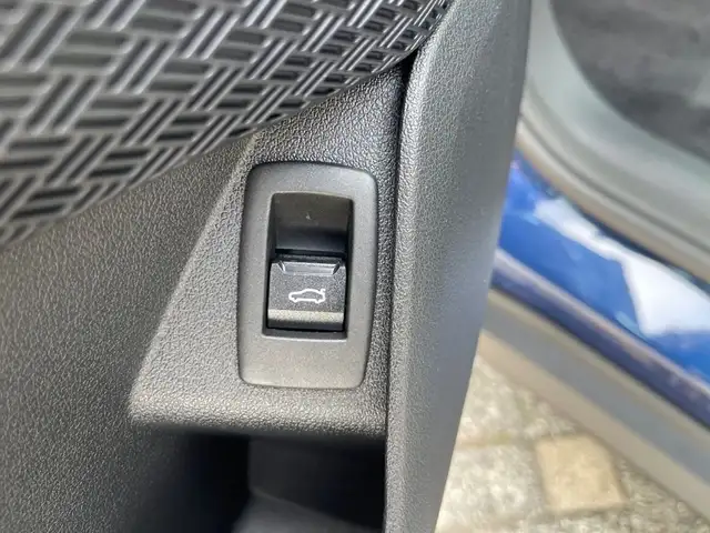 BMW X1 view 8