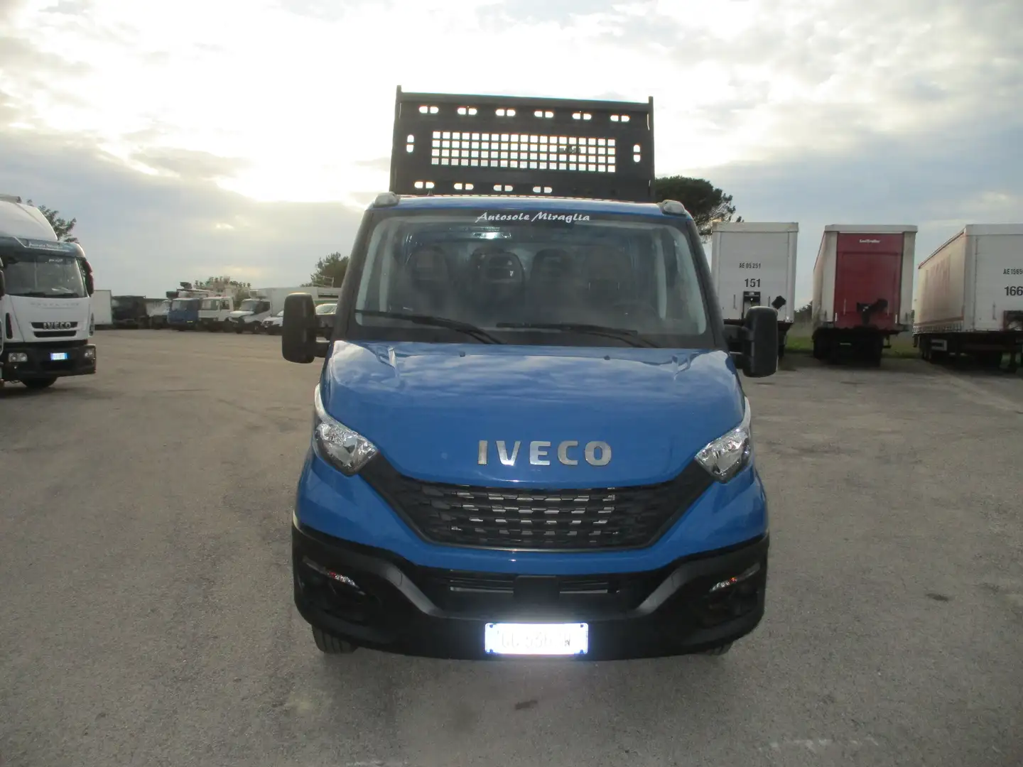 Iveco Daily 35C14 2.3 140CV E6D RIBALTABILE DOP CAB 7P 64000KM Azul - 2