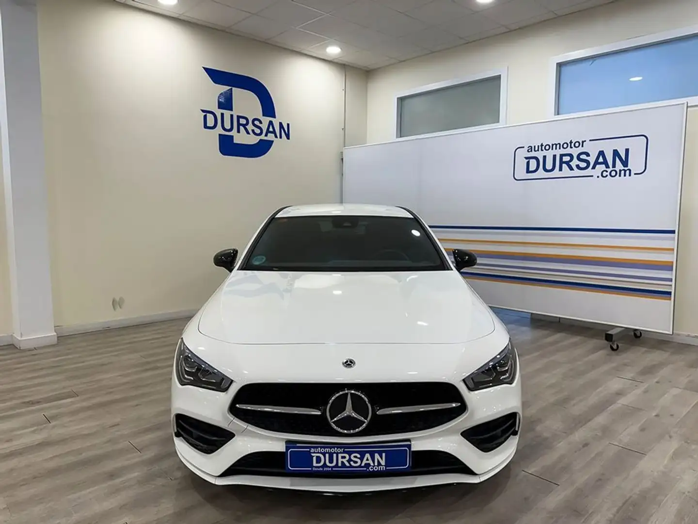 Mercedes-Benz CLA 200 D DCT Shooting Brake Blanc - 2