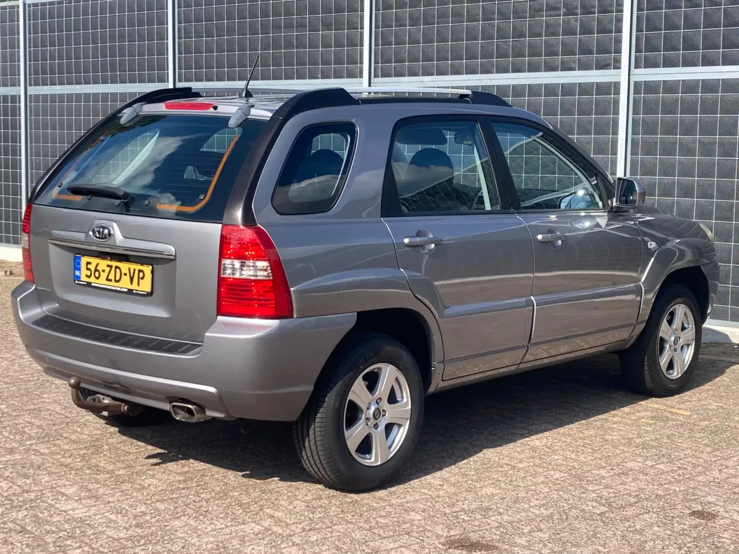 Kia Sportage 2.0 CVVT X-ecutive Grijs - 2
