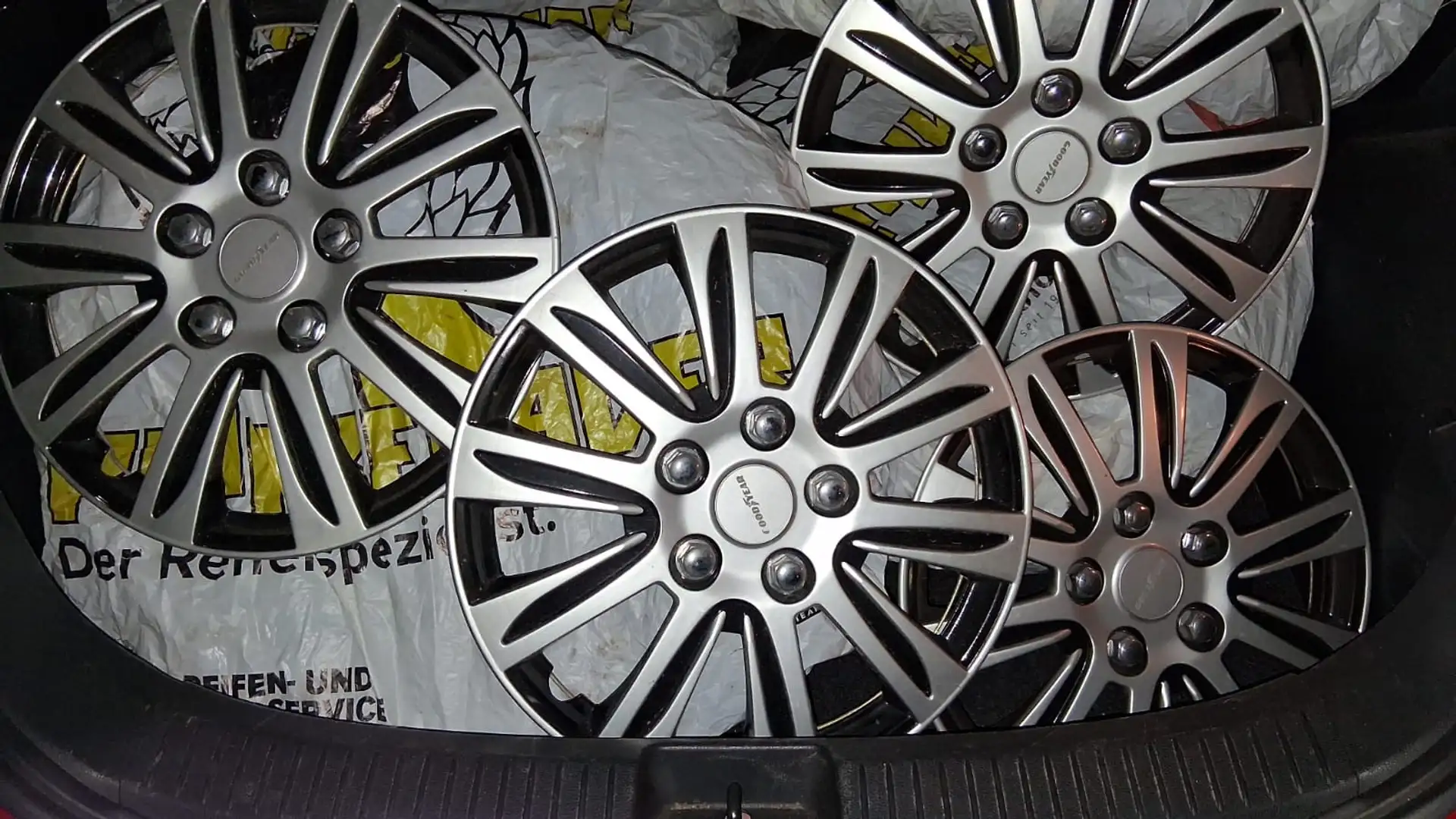 Mazda 2 Mazda 2 1,3i CE Pro CE Pro Rot - 2