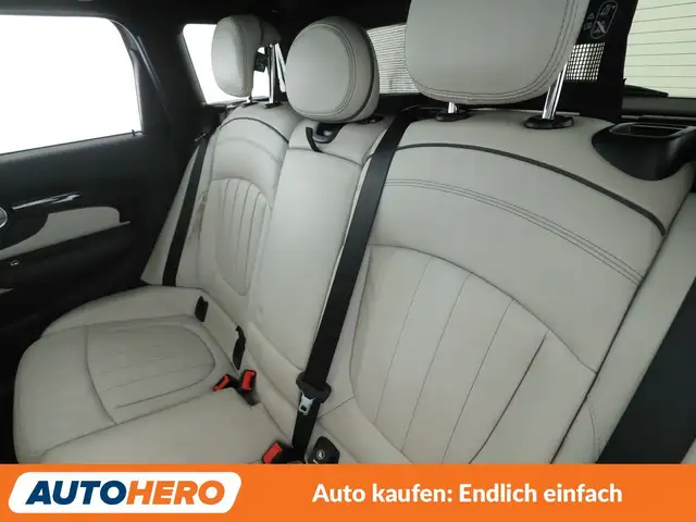 Mini Clubman view 14