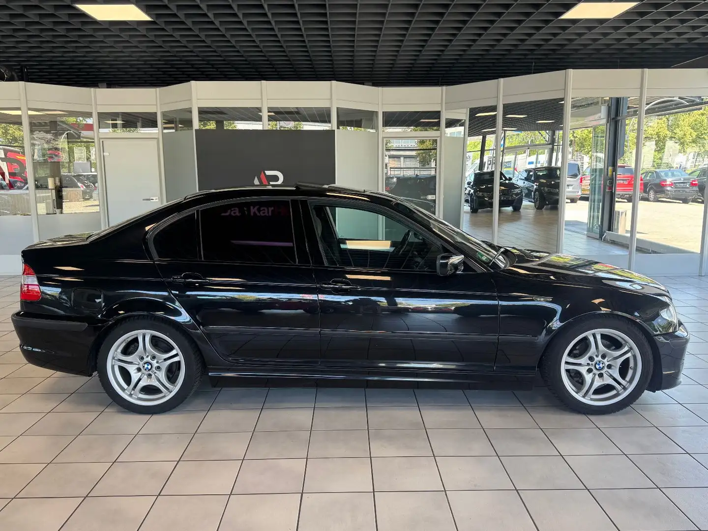 BMW 325 i Lim. · Automatik · GSD · Großes Navi · AHK Schwarz - 2