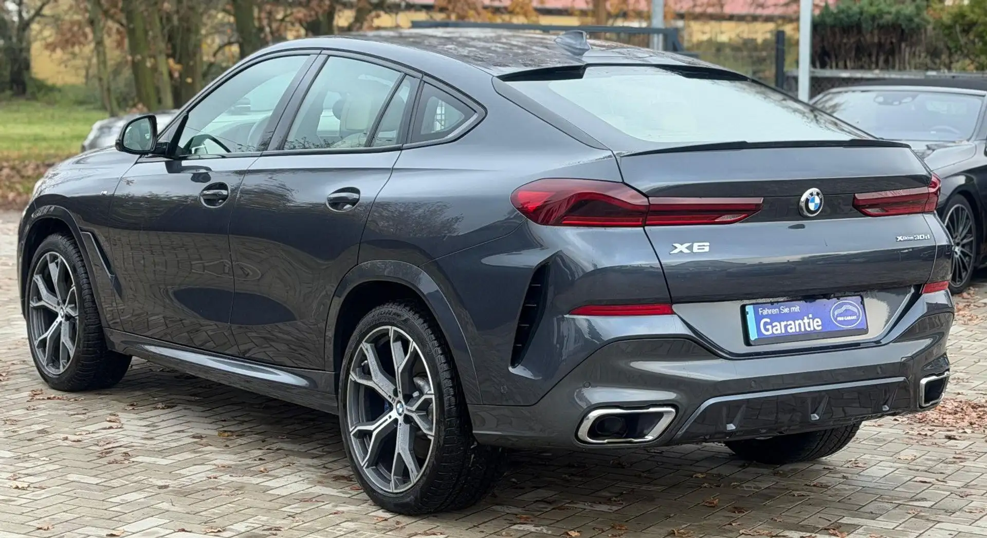 BMW X6 xDrive 30 d M Sport PDC*D.Cockpit*360° Kamera Grau - 2
