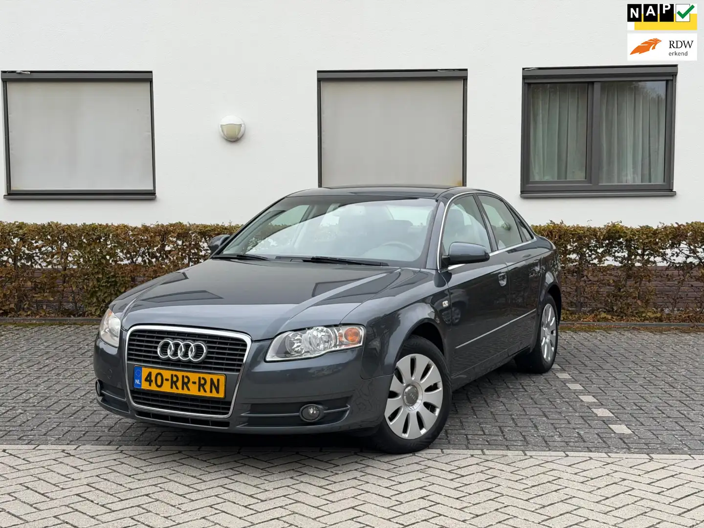 Audi A4 Limousine 2.0 Pro Line AUTOMAAT NAP APK Grijs - 1
