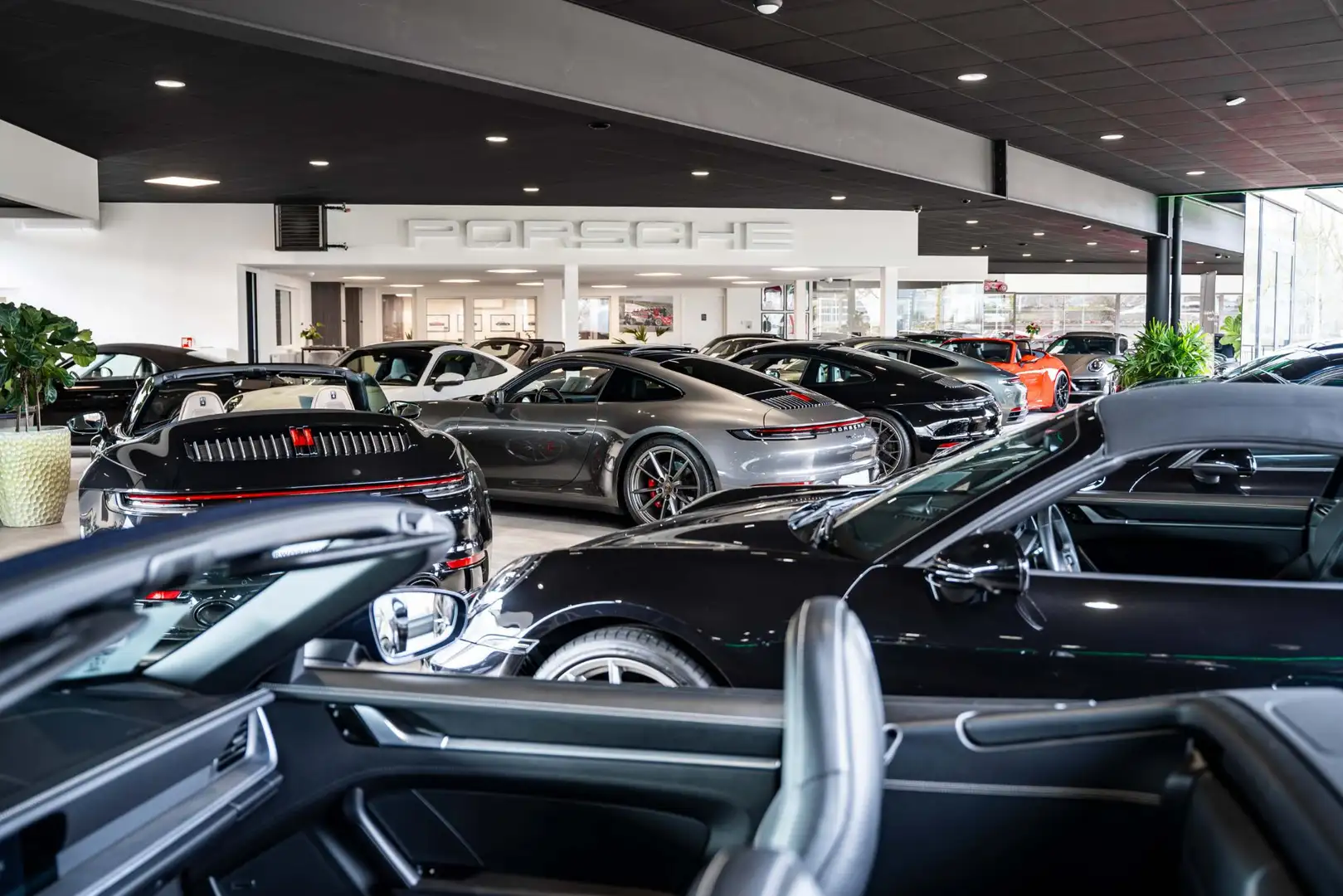 Porsche 992 992 - 3.0 CARRERA 4S CABRIO SPORTDESIGN Noir - 2