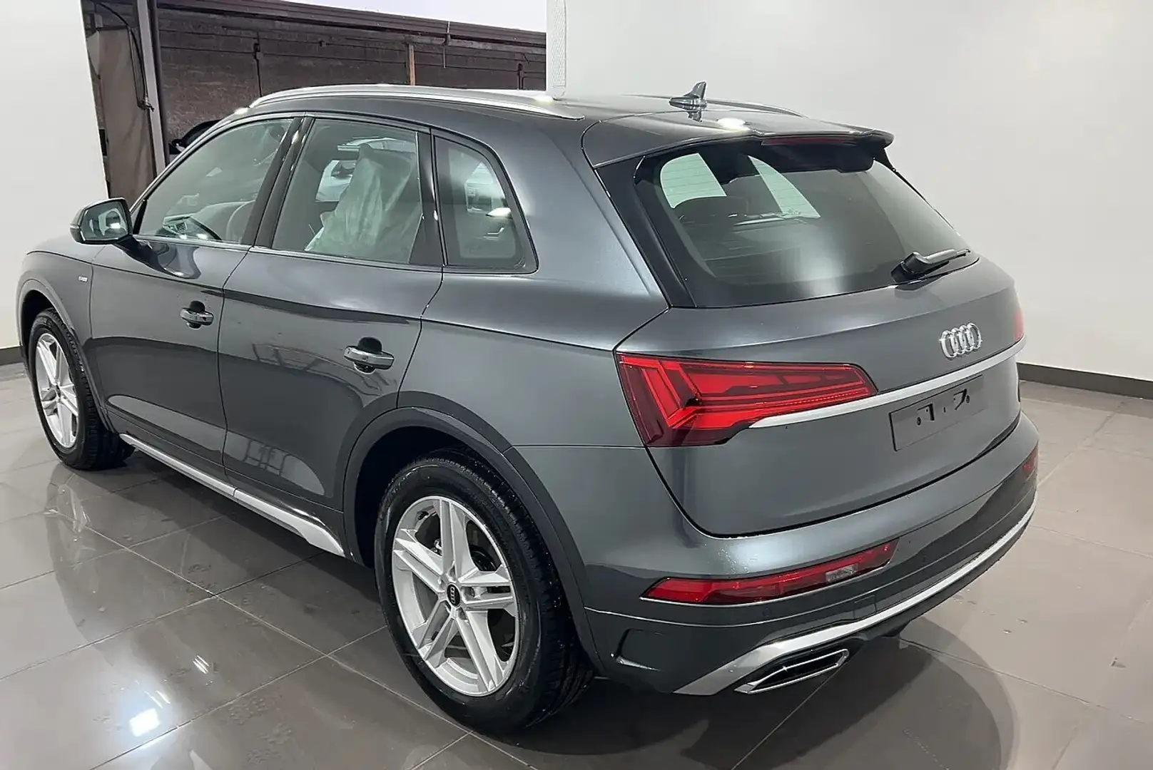Audi Q5 35 TDI Mhev S-Line S-Tronic Gris - 2