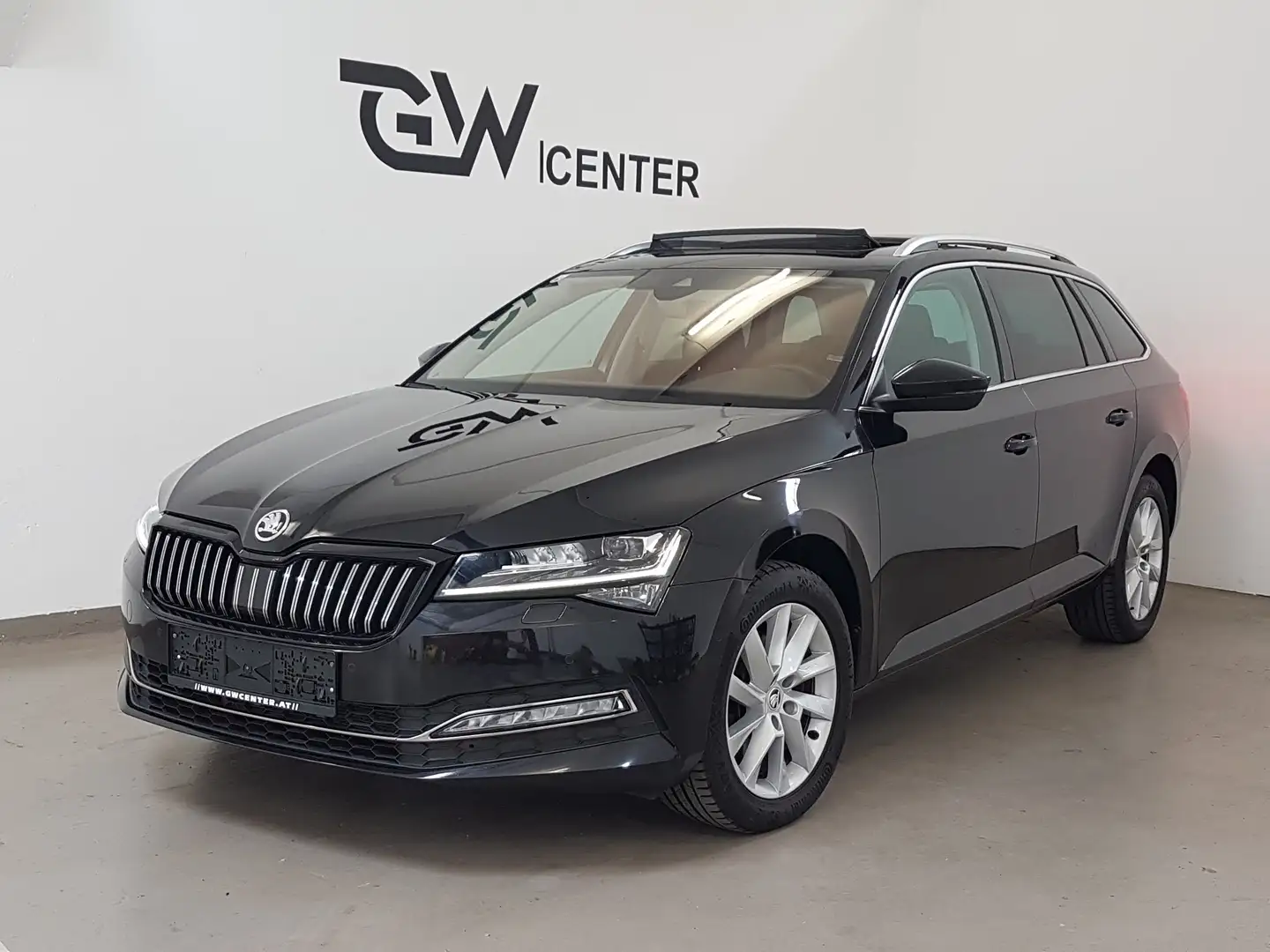 Skoda Superb Combi 2,0 TDI DSG Style Matrix Virtual Panorama Schwarz - 2
