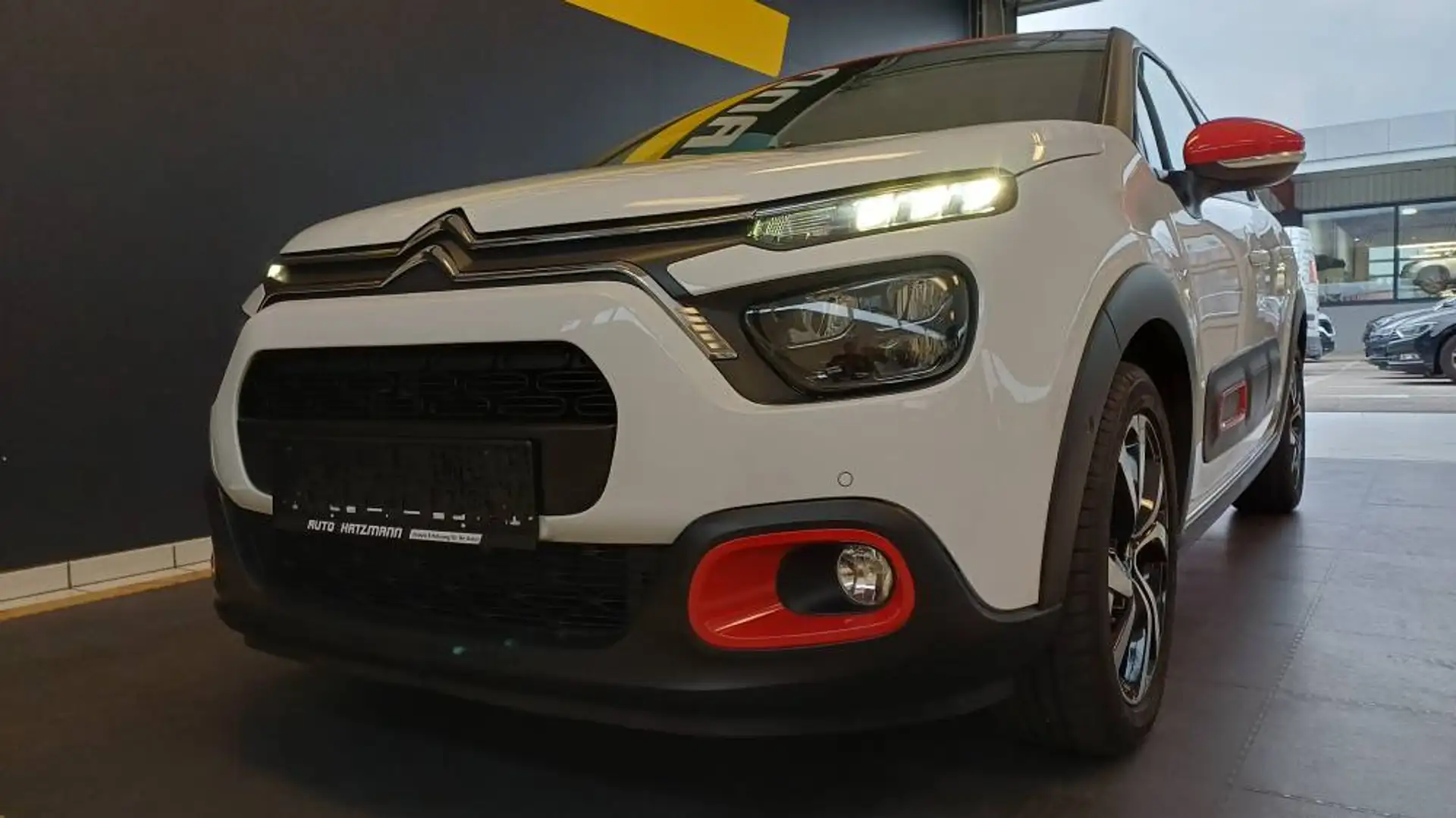 Citroen C3 Shine 1,2 110PS 6G Automatik Weiß - 2