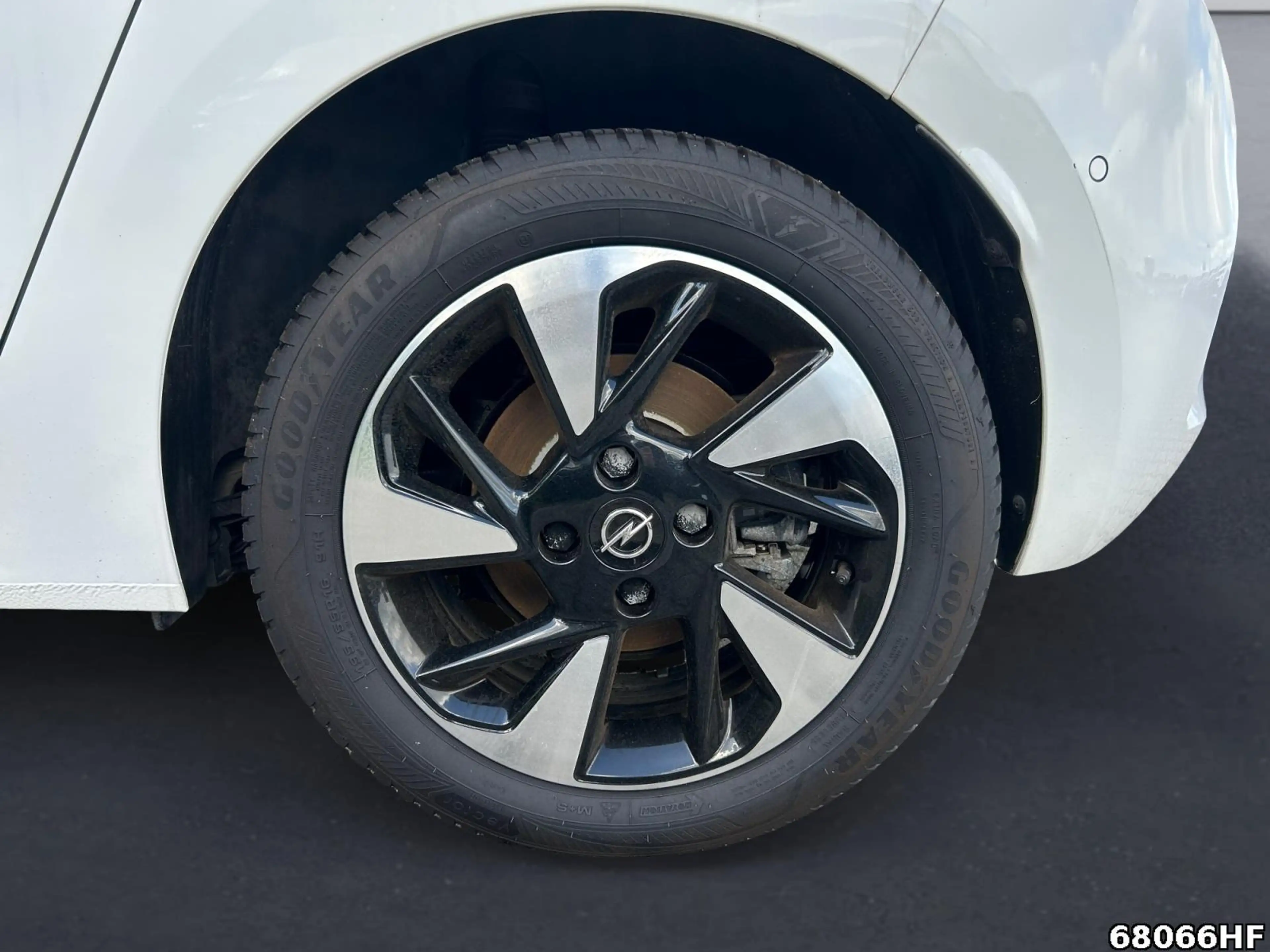 Opel Corsa-e Elegance — photo 5