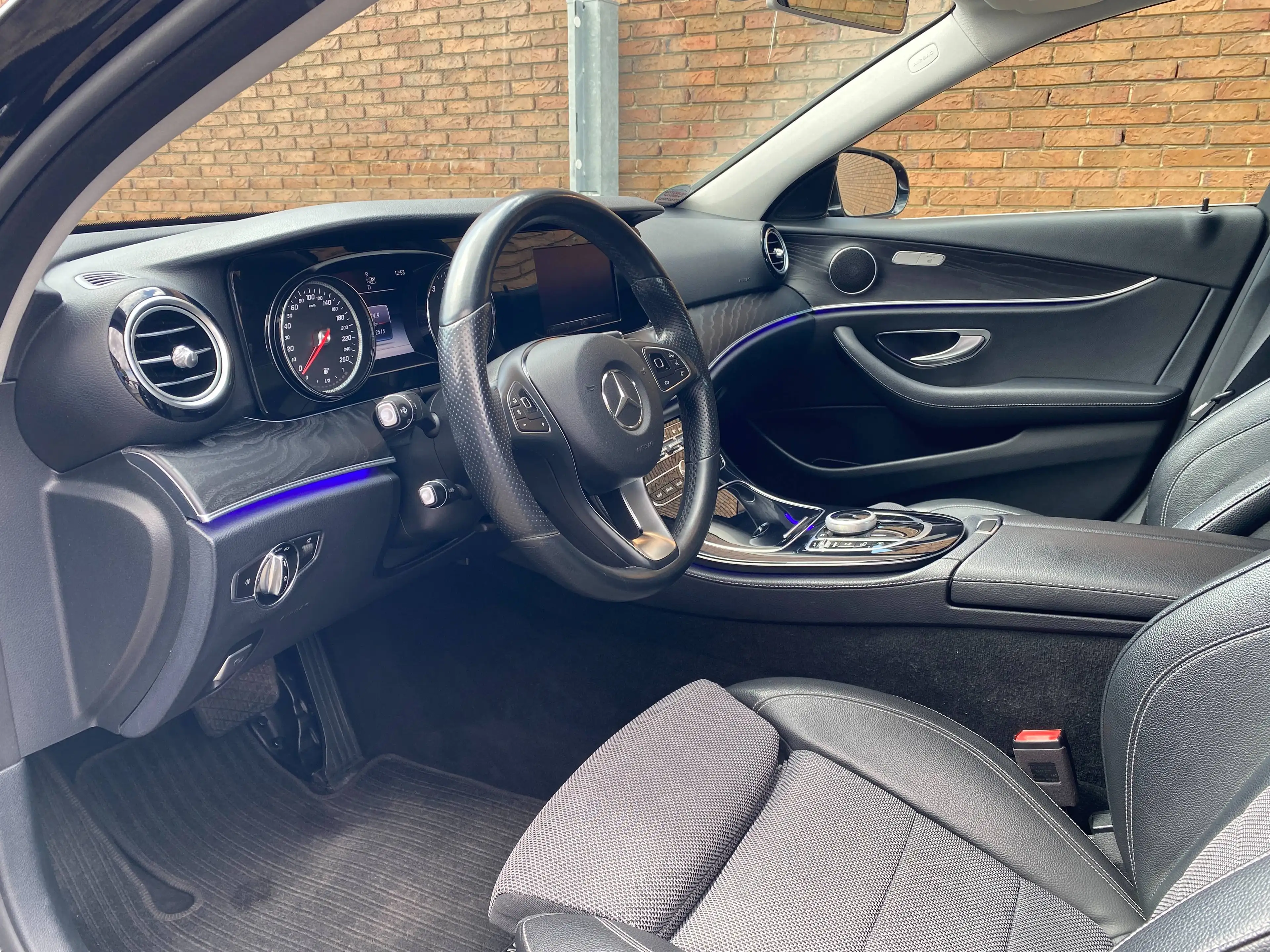 Mercedes-Benz E 200 E 200 4Matic 9G-TRONIC Avantgarde 2te Hand*R.Kam*HU Neu — photo 8