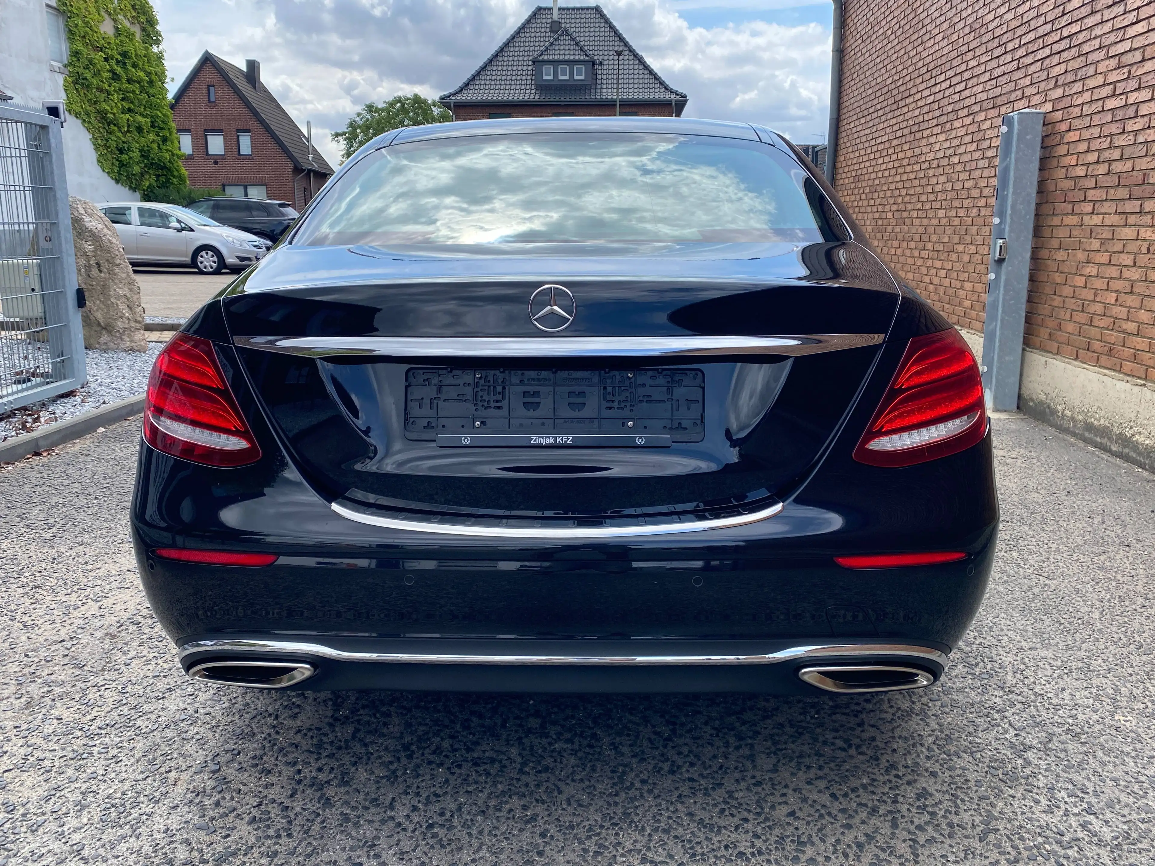 Mercedes-Benz E 200 E 200 4Matic 9G-TRONIC Avantgarde 2te Hand*R.Kam*HU Neu — photo 5