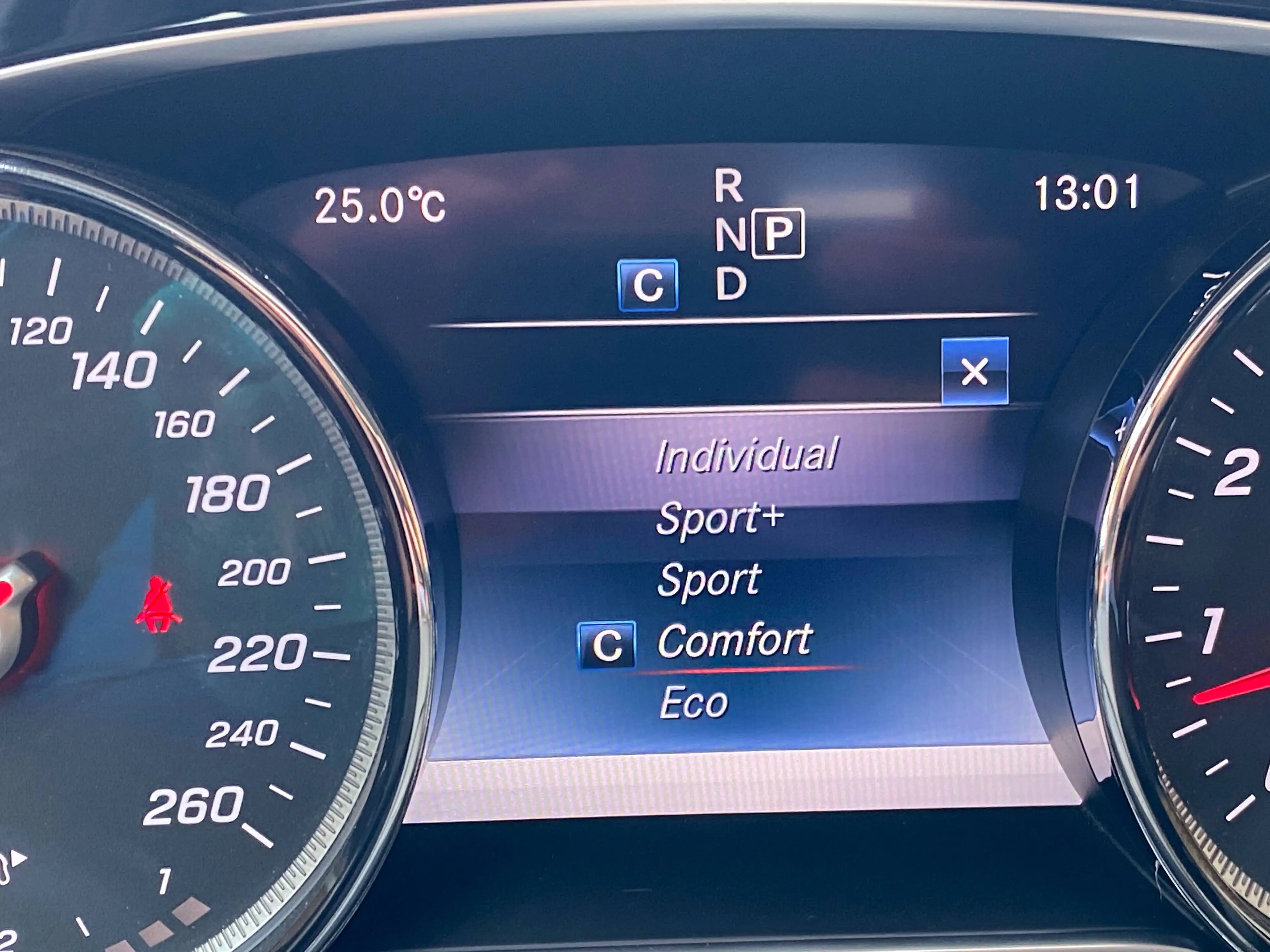 Mercedes-Benz E 200 E 200 4Matic 9G-TRONIC Avantgarde 2te Hand*R.Kam*HU Neu — photo 9
