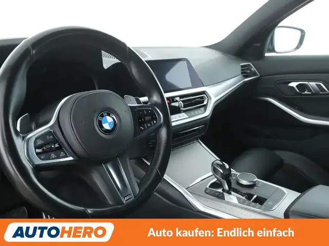 BMW 3 Series view 11