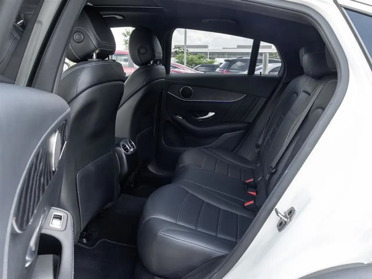 Mercedes-Benz GLC снимка Mercedes-Benz GLC