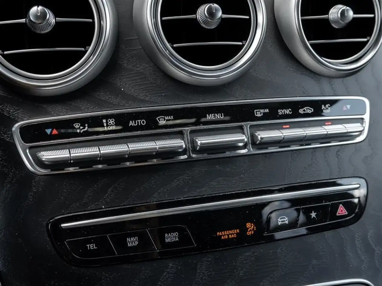 Mercedes-Benz GLC снимка Mercedes-Benz GLC