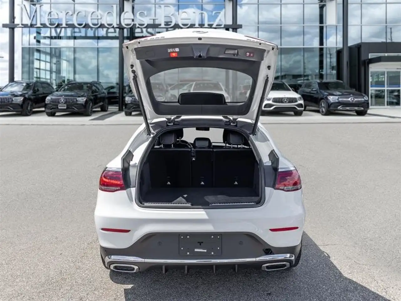 Mercedes-Benz GLC снимка Mercedes-Benz GLC