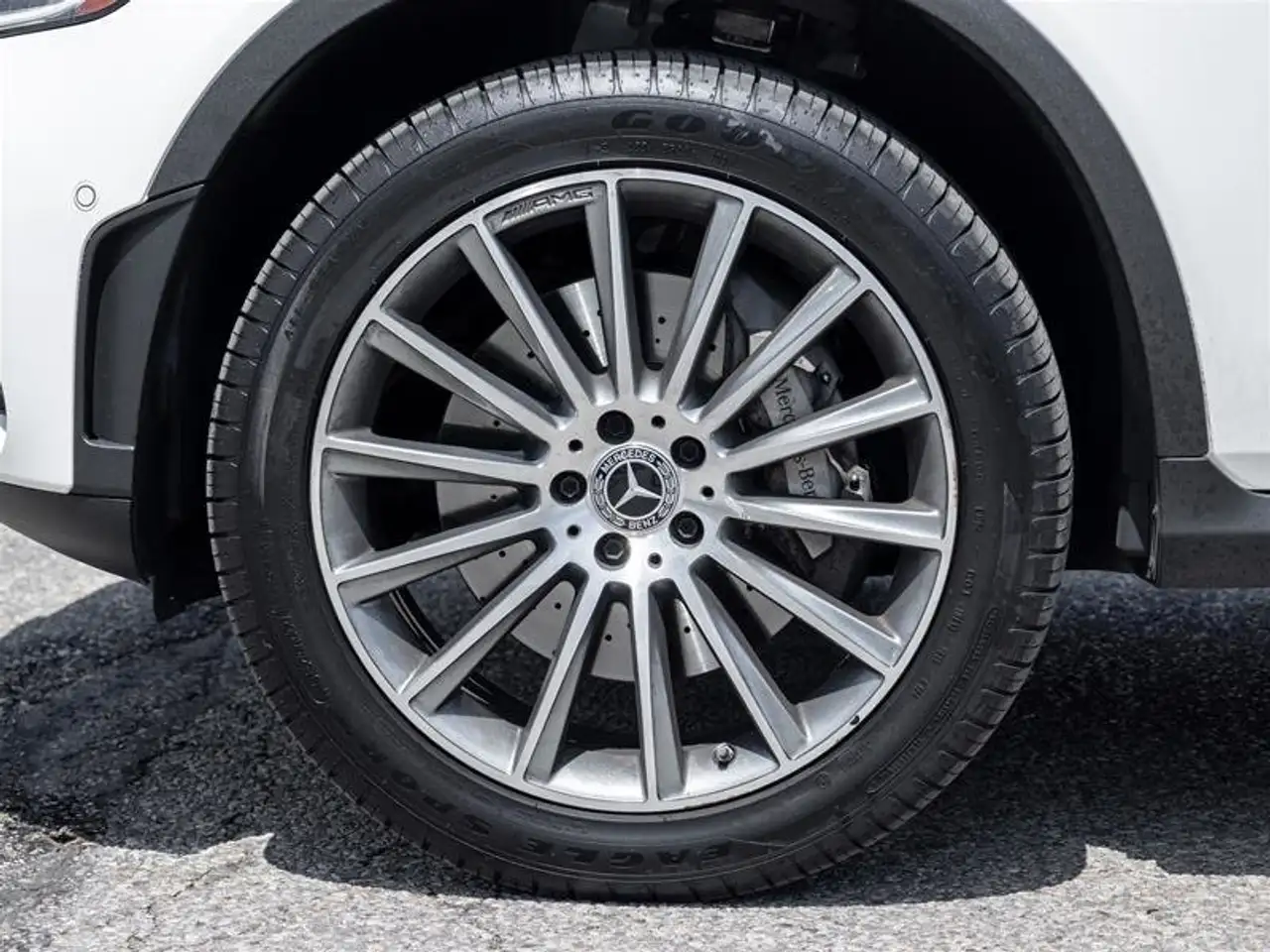 Mercedes-Benz GLC снимка Mercedes-Benz GLC