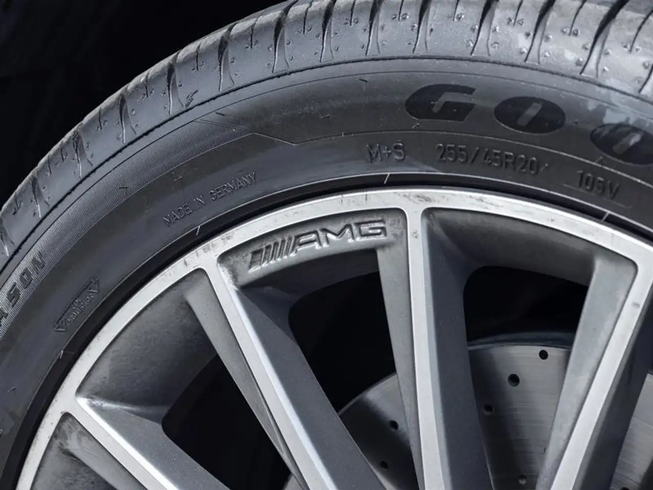 Mercedes-Benz GLC снимка Mercedes-Benz GLC