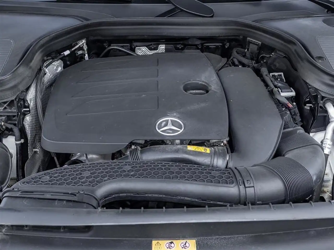Mercedes-Benz GLC снимка Mercedes-Benz GLC