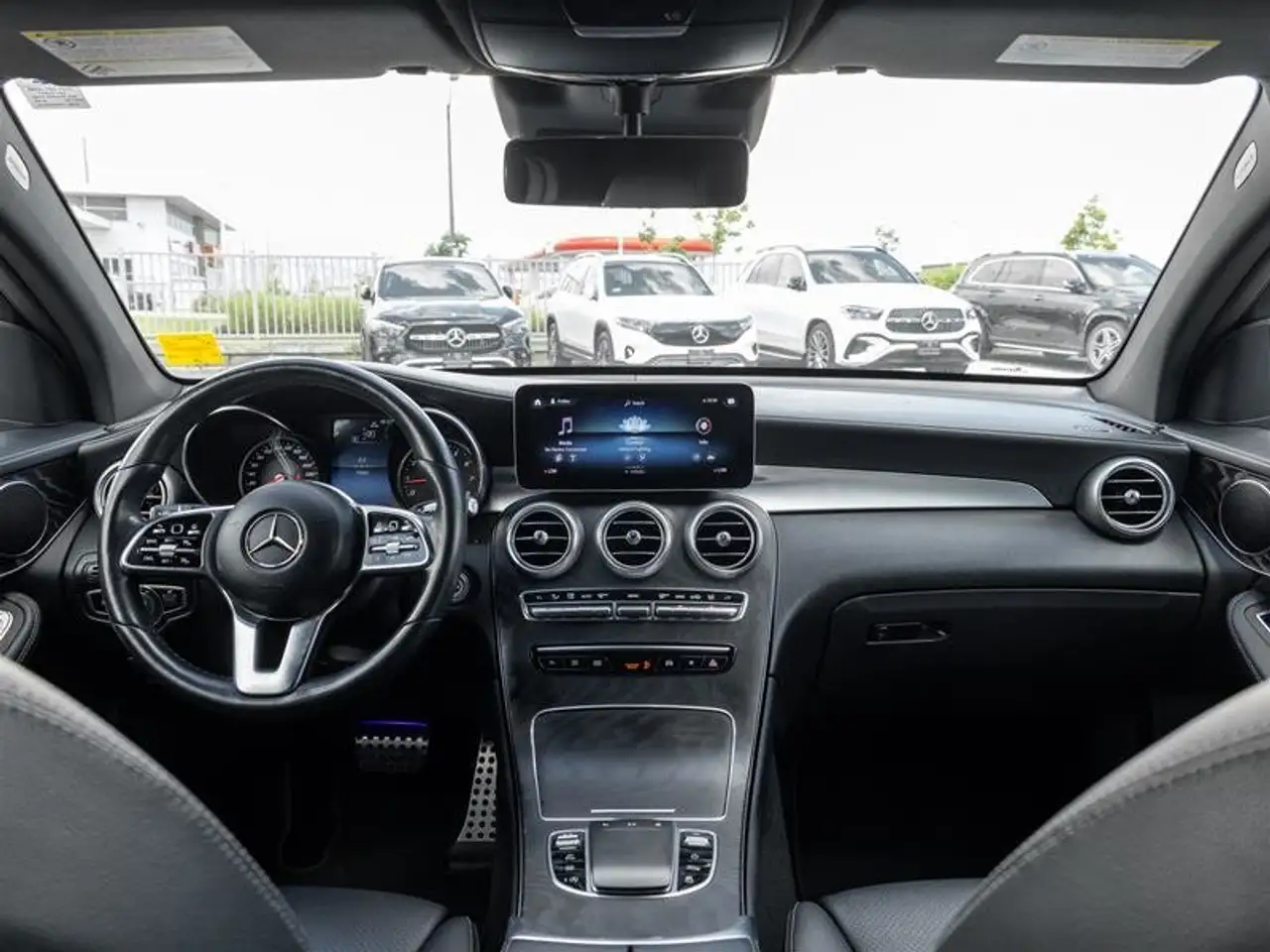 Mercedes-Benz GLC снимка Mercedes-Benz GLC