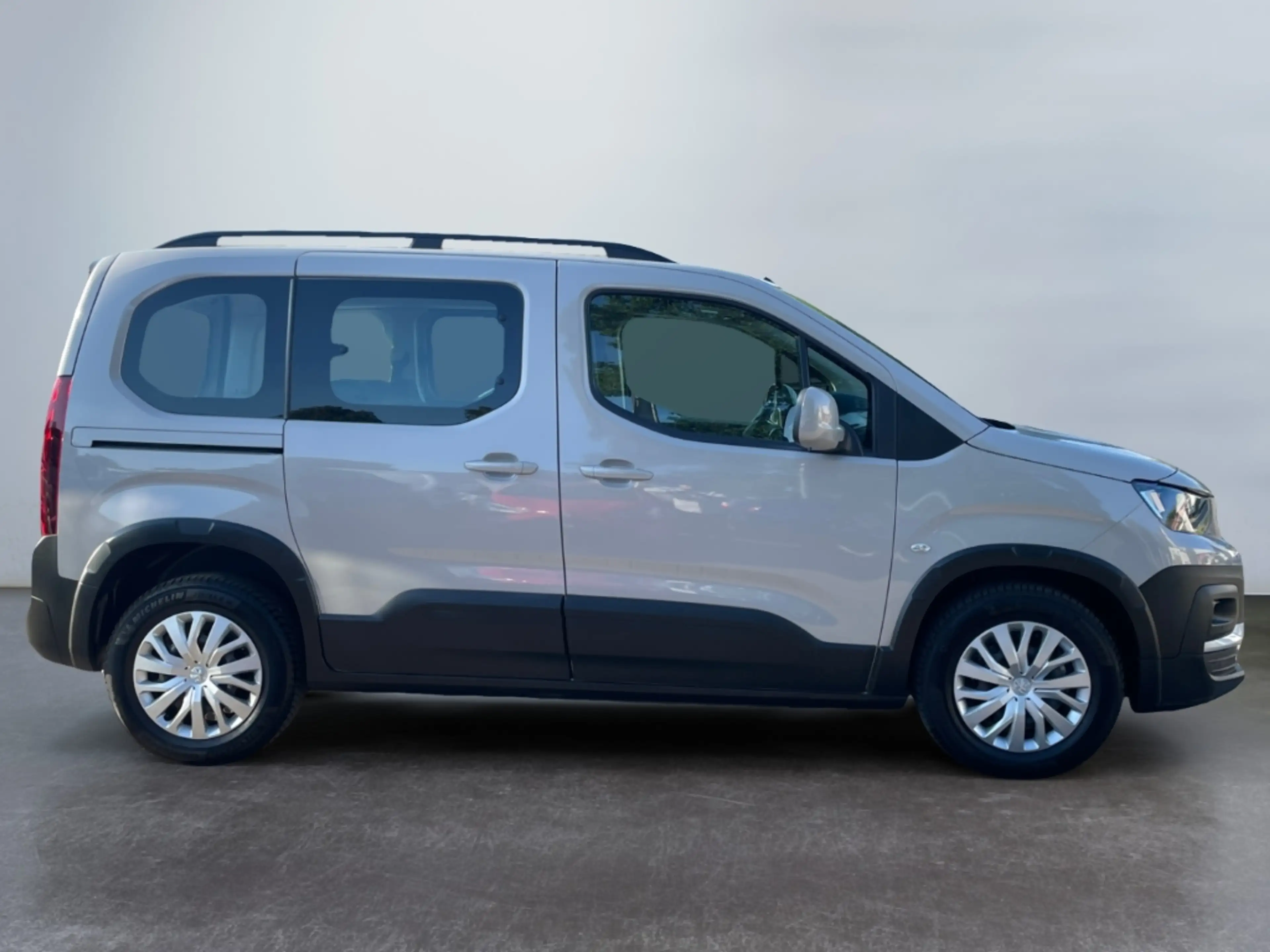 Peugeot Rifter 1.2 130 L1 Active Automatik *AHK*PDC*SHZ* — photo 10