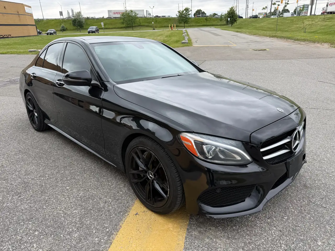 Mercedes-Benz C-Class снимка Mercedes-Benz C-Class