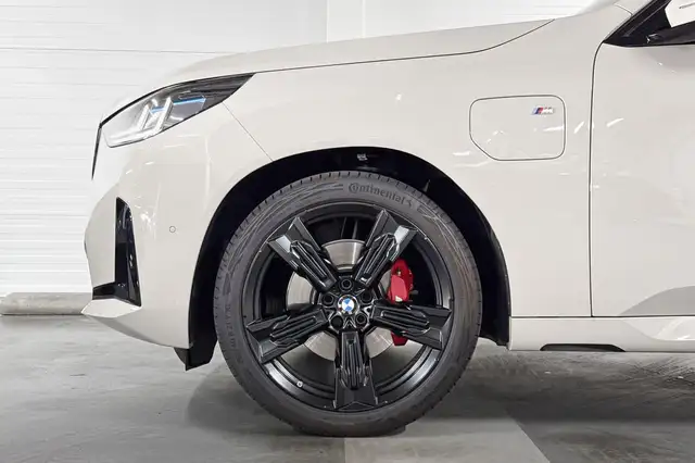 BMW X3 view 4