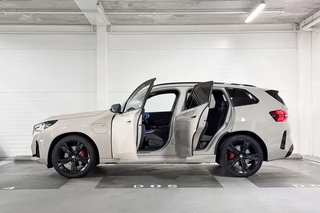 BMW X3 view 3
