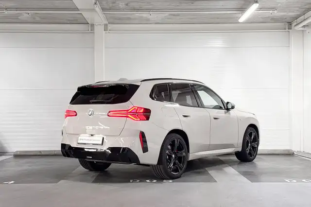 BMW X3 view 6