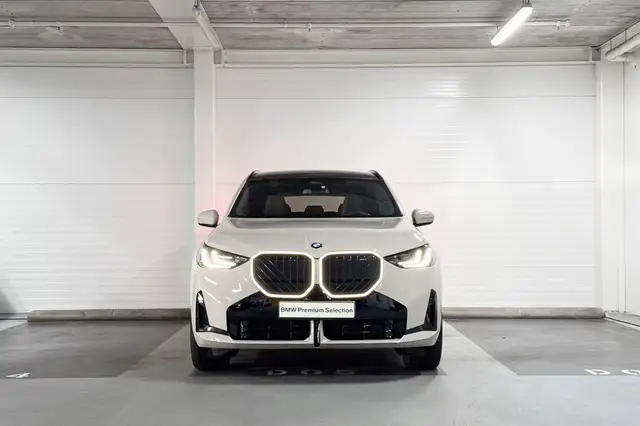 BMW X3 view 5