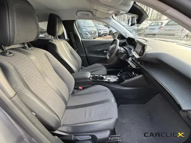 Peugeot 2008 view 9
