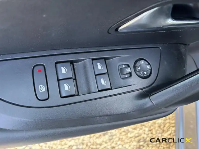 Peugeot 2008 view 13