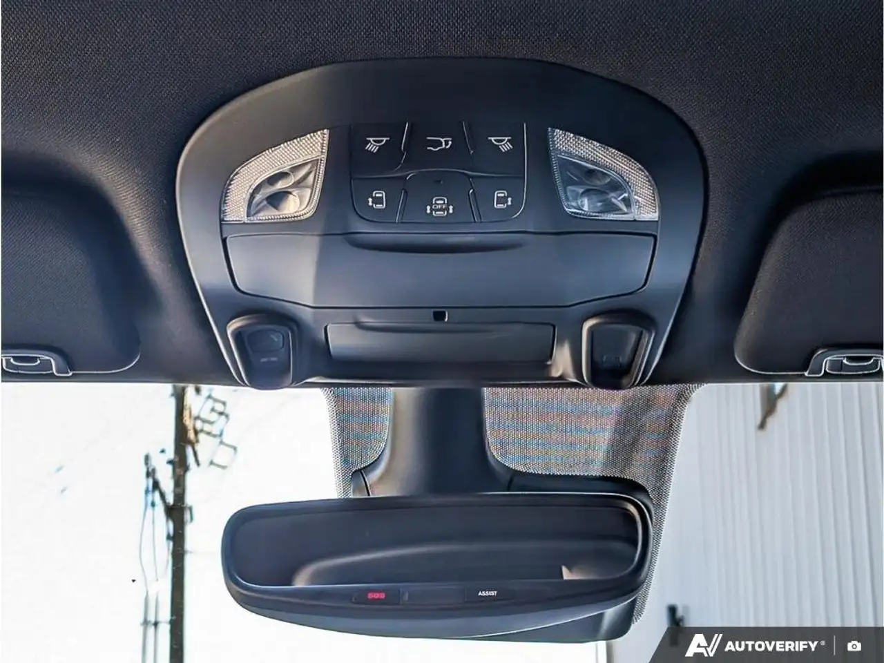 Chrysler Pacifica photo Chrysler Pacifica