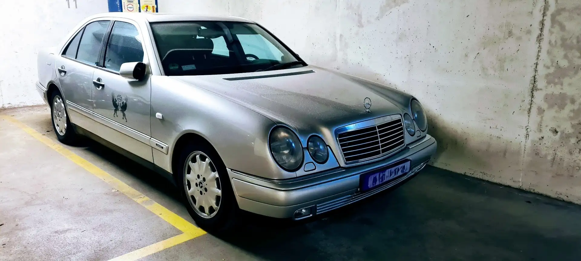 Mercedes-Benz E 320 Avantgarde W210 TÜV 1/27 XENON AHK KLIMA LEDER srebrna - 1