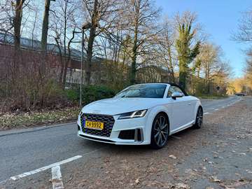 TTS Roadster Matrix, Carplay, Elec seats, Cruise adapt, navi, VC, Magnitic Ride Full