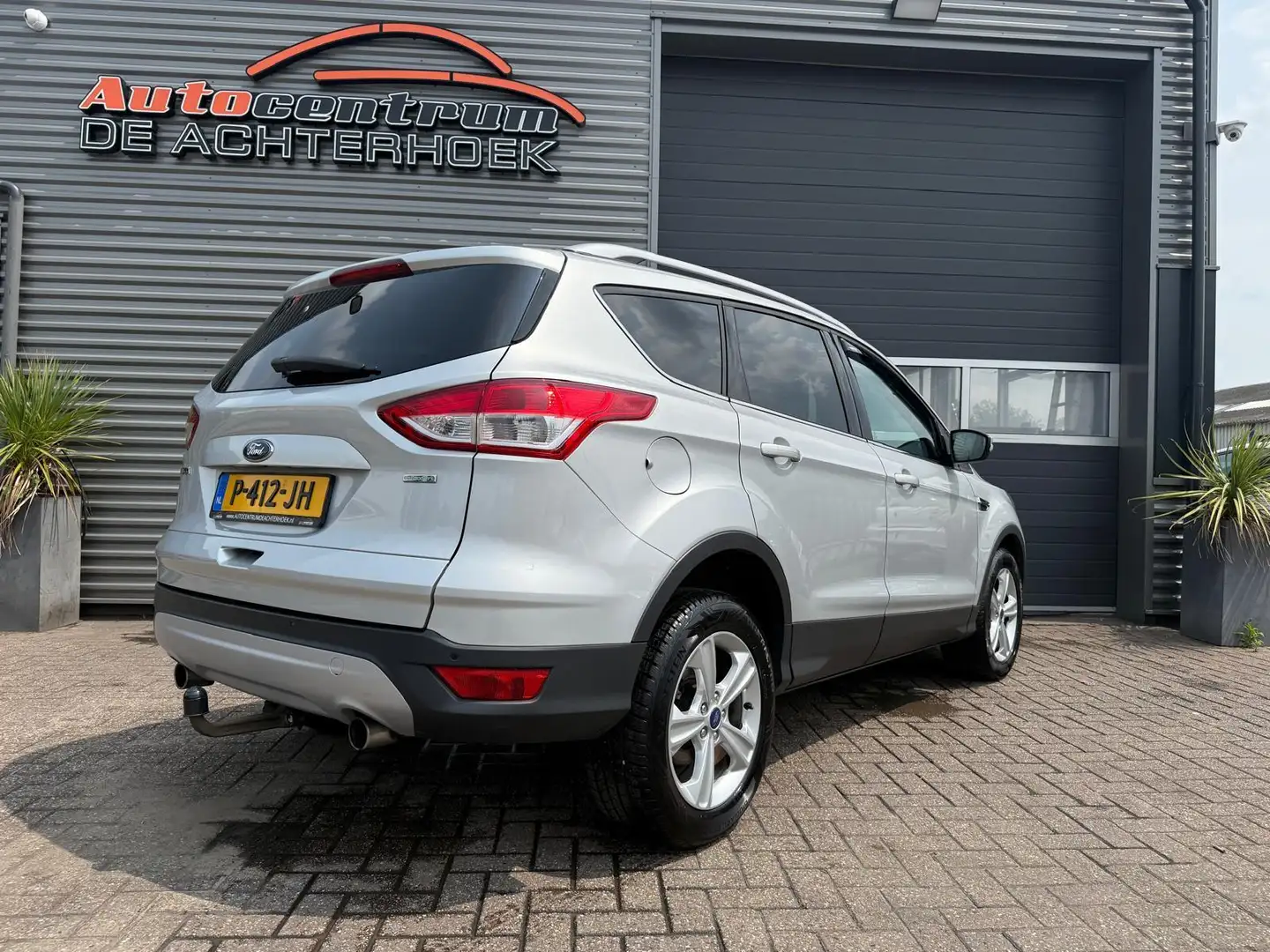 Ford Kuga 1.6 Titanium Cruise Control / Trekhaak / PDC!! Grau - 2
