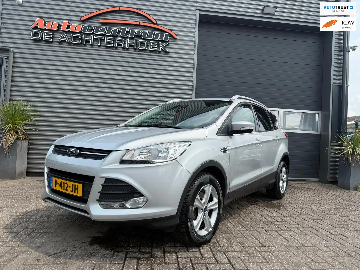 Ford Kuga 1.6 Titanium Cruise Control / Trekhaak / PDC!! Grau - 1