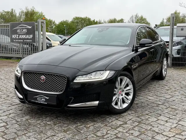 Jaguar XF Pure 25d*AWD*Leder*Alu*Kam*Navi*