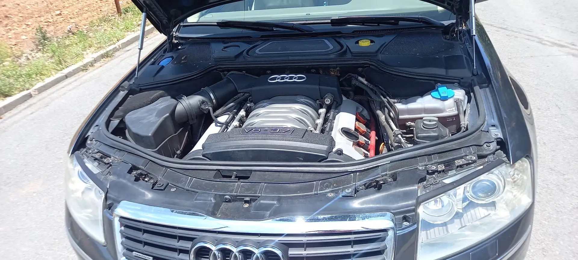 Audi A8 3.7 quattro Tiptronic - 1