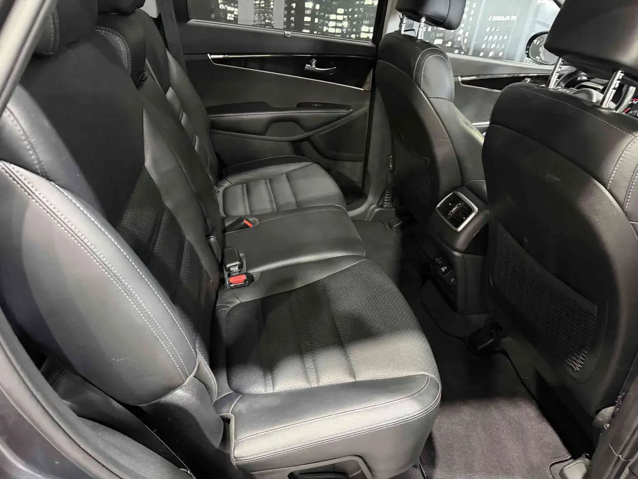Kia Sorento снимка Kia Sorento
