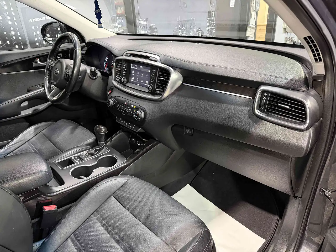Kia Sorento снимка Kia Sorento