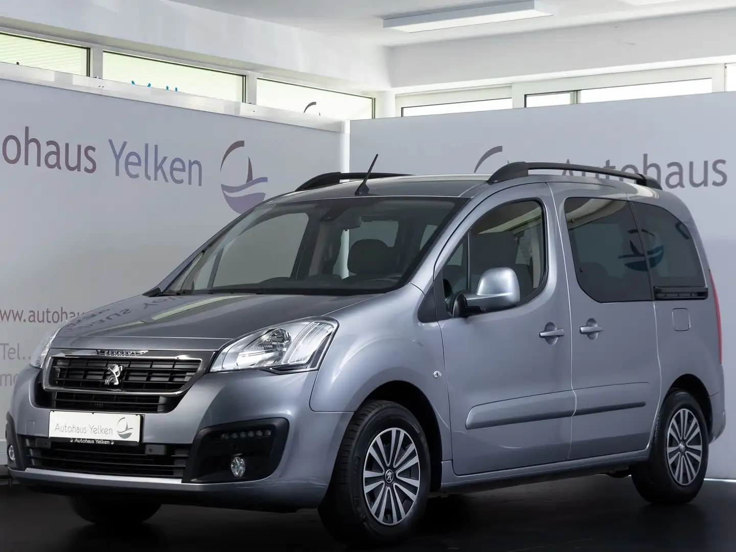 Peugeot Partner Active 1.6 HDI *KLIMA*SHZ*TEMP*RFK Grau - 2
