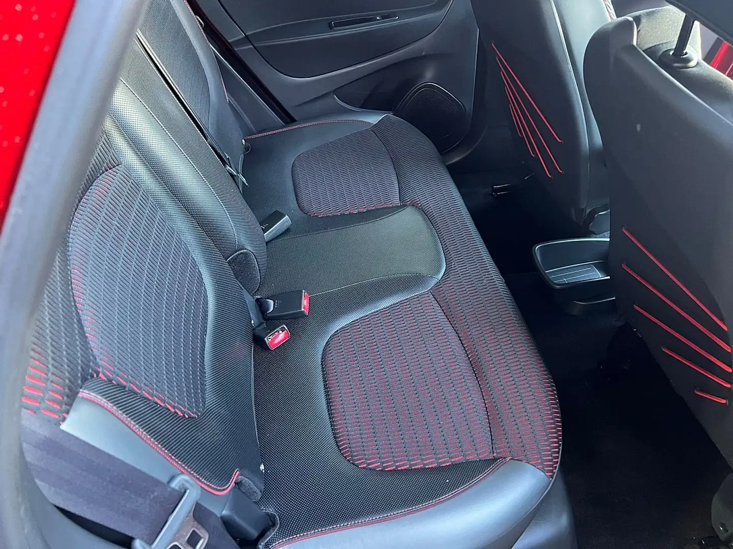 Renault Captur Helly Hansen TCe 120 EDC Rouge - 2