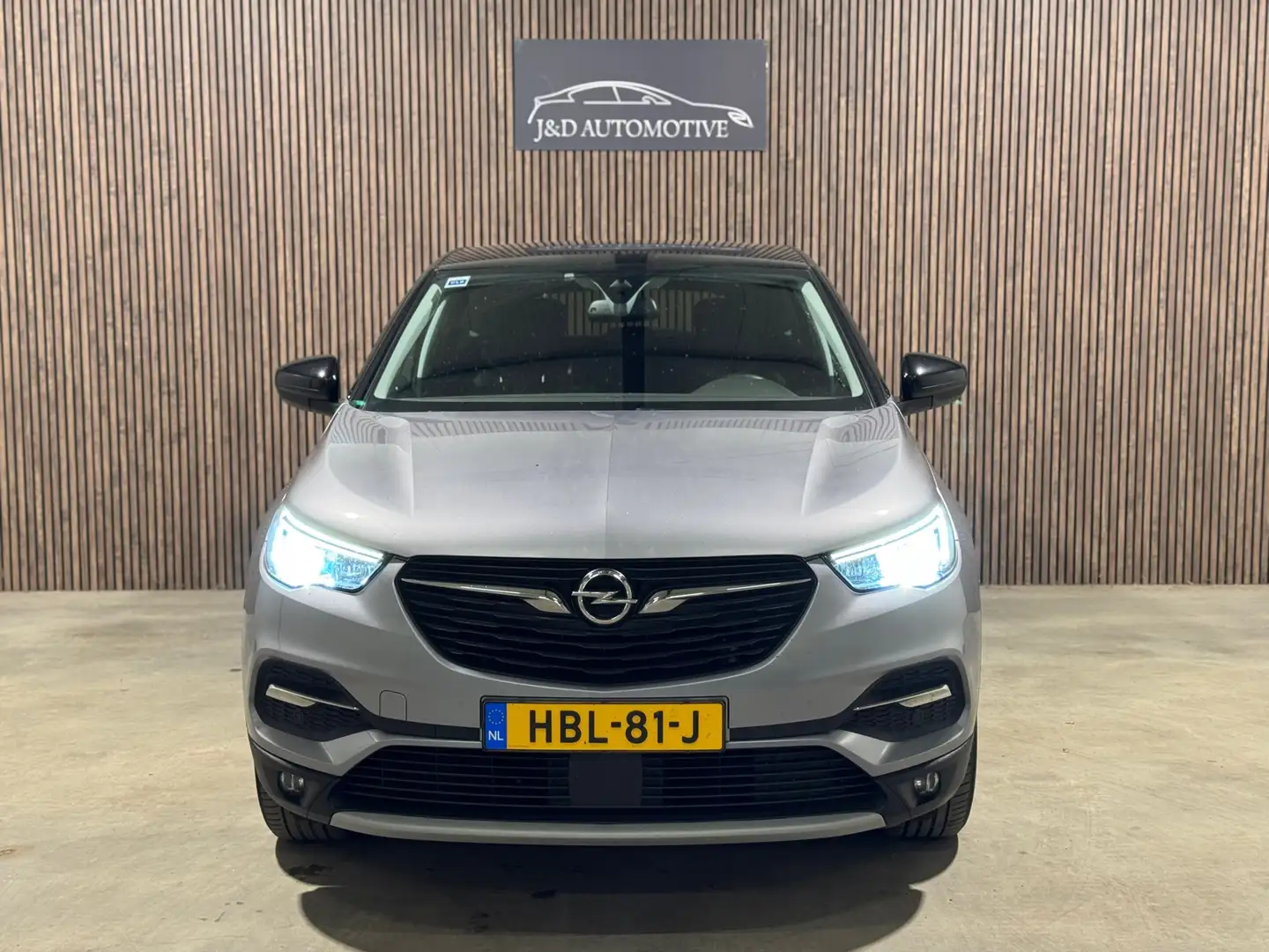 Opel Grandland X 1.2 Turbo 2019 Business executive Grijs - 2