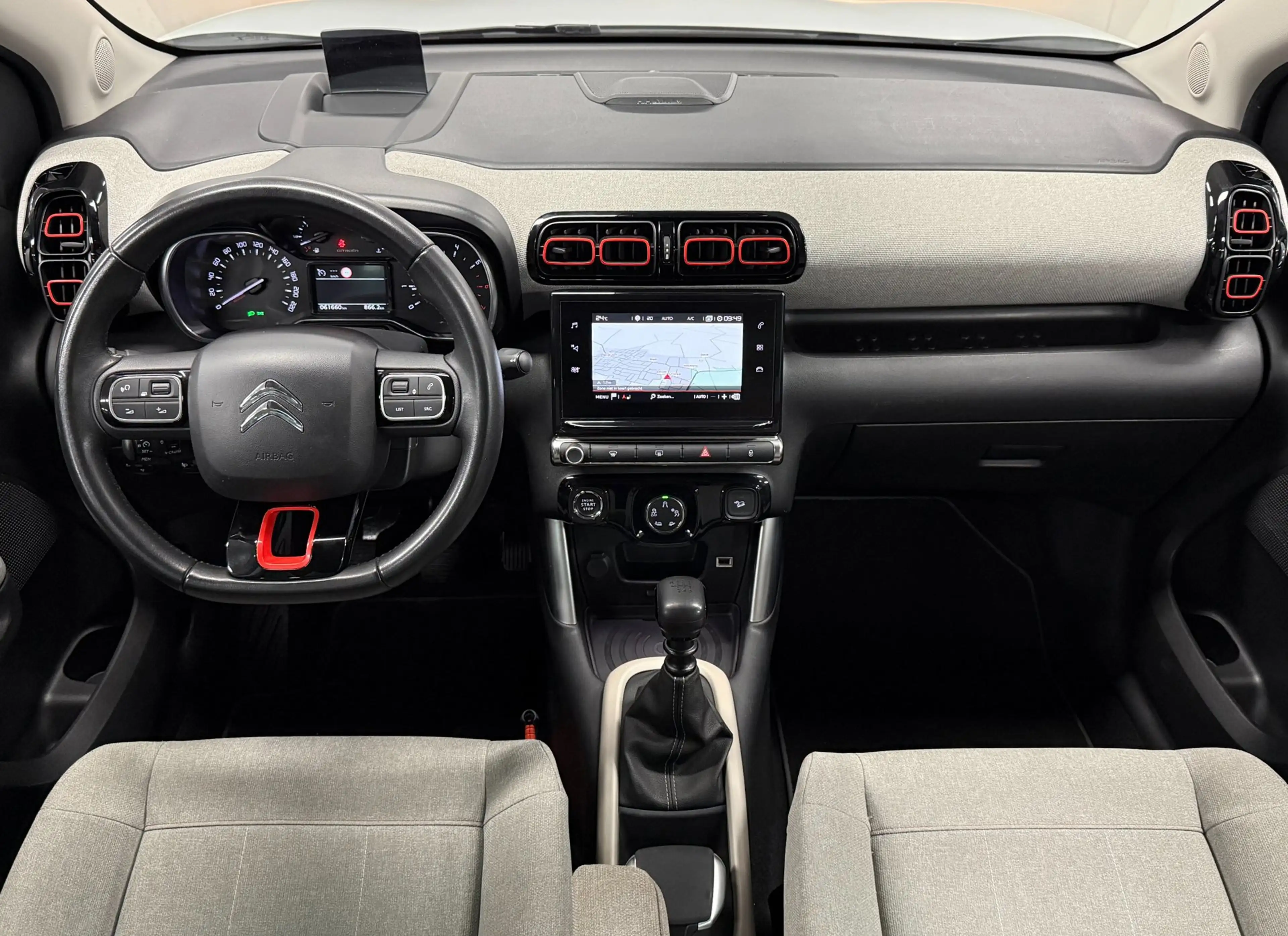 Citroen C3 Aircross 1.2 PureTech S&S Shine*NweDBriem*Trekhaak*Navi*Car — photo 3