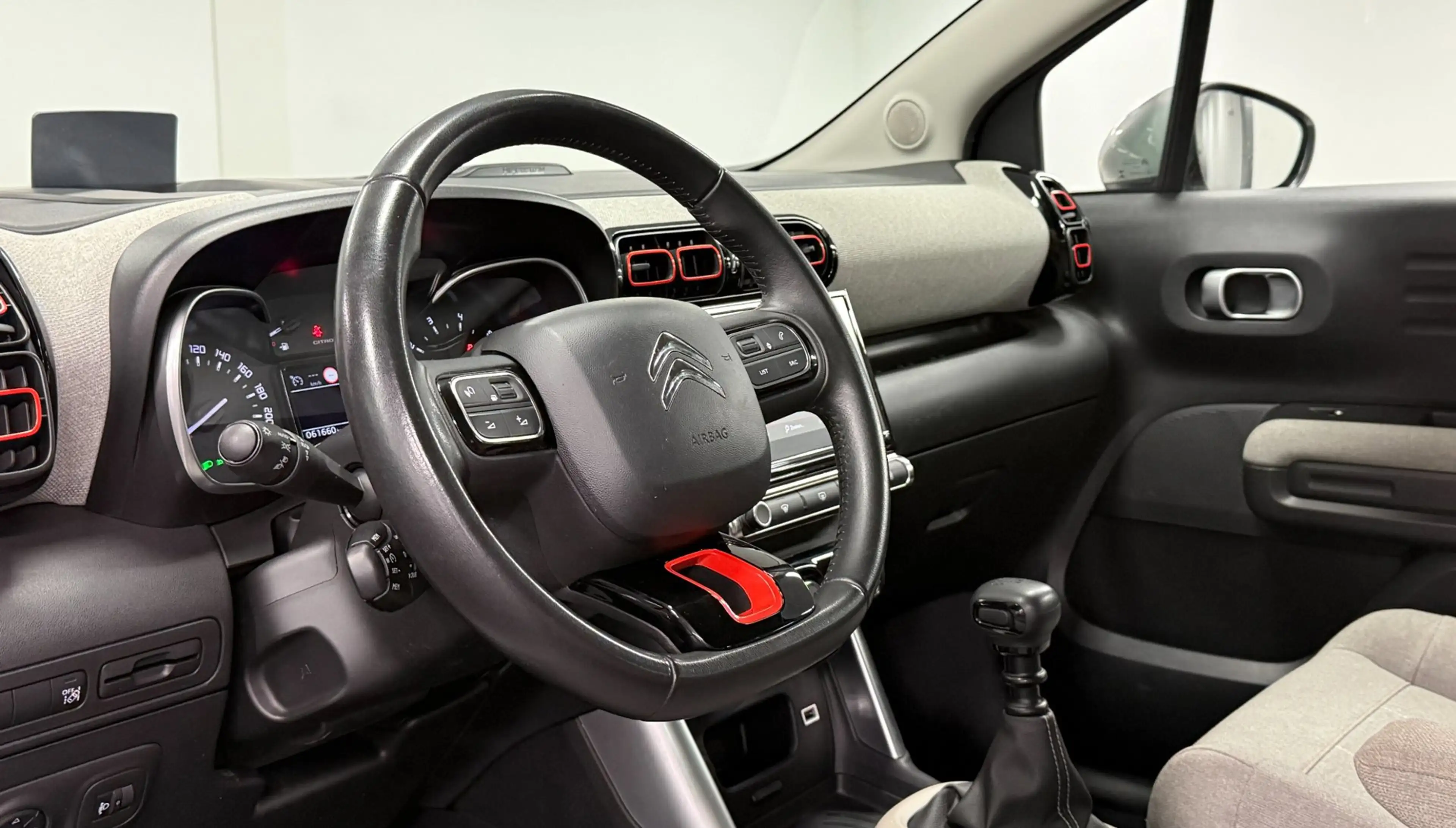Citroen C3 Aircross 1.2 PureTech S&S Shine*NweDBriem*Trekhaak*Navi*Car — photo 5